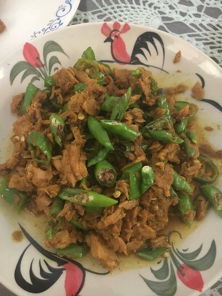 คั่วกลิ้งทูน่าพริกสด