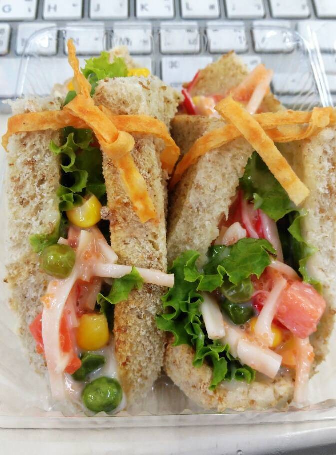 แซนวิซสลัดปูอัด