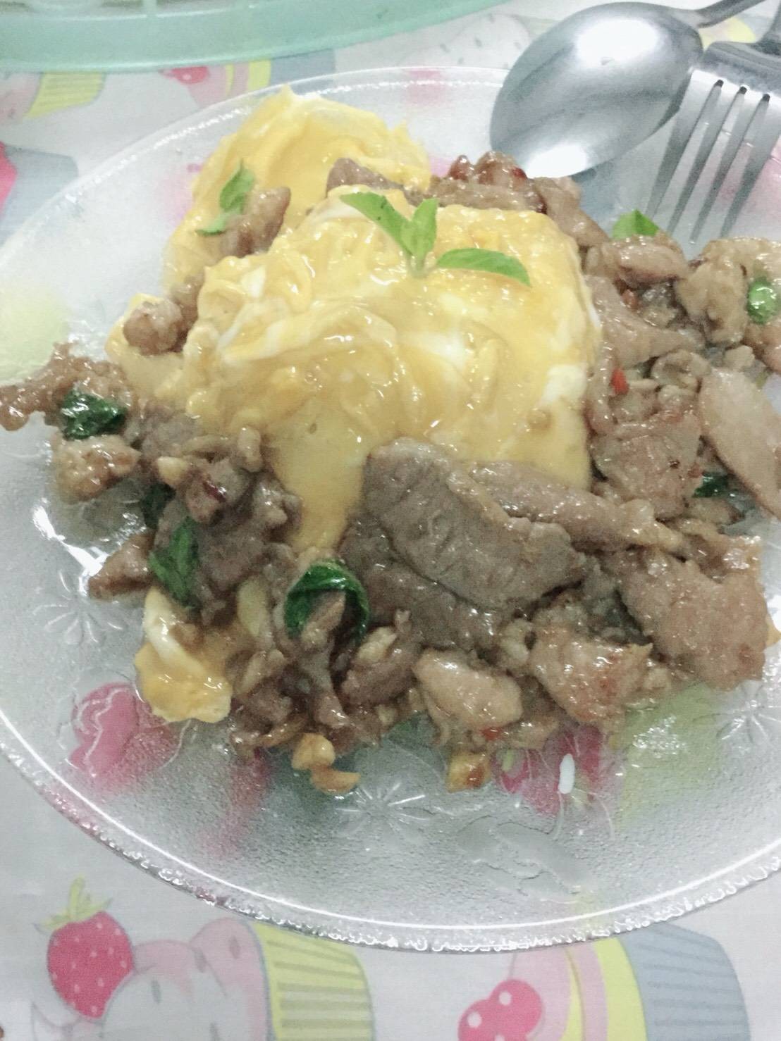 กระเพราไข่ข้น