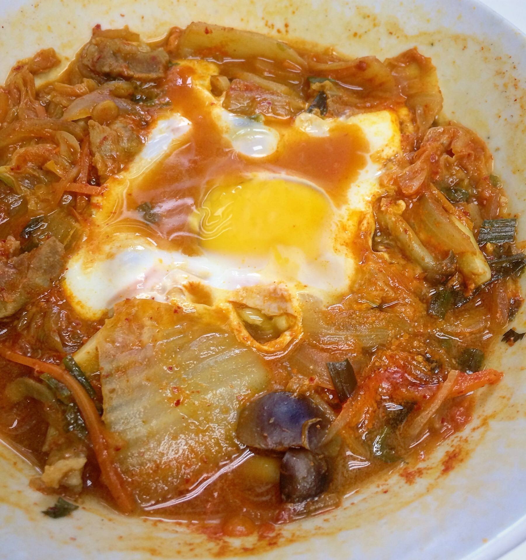 แกงกิมจิหมู (Kimchi Jjigae)