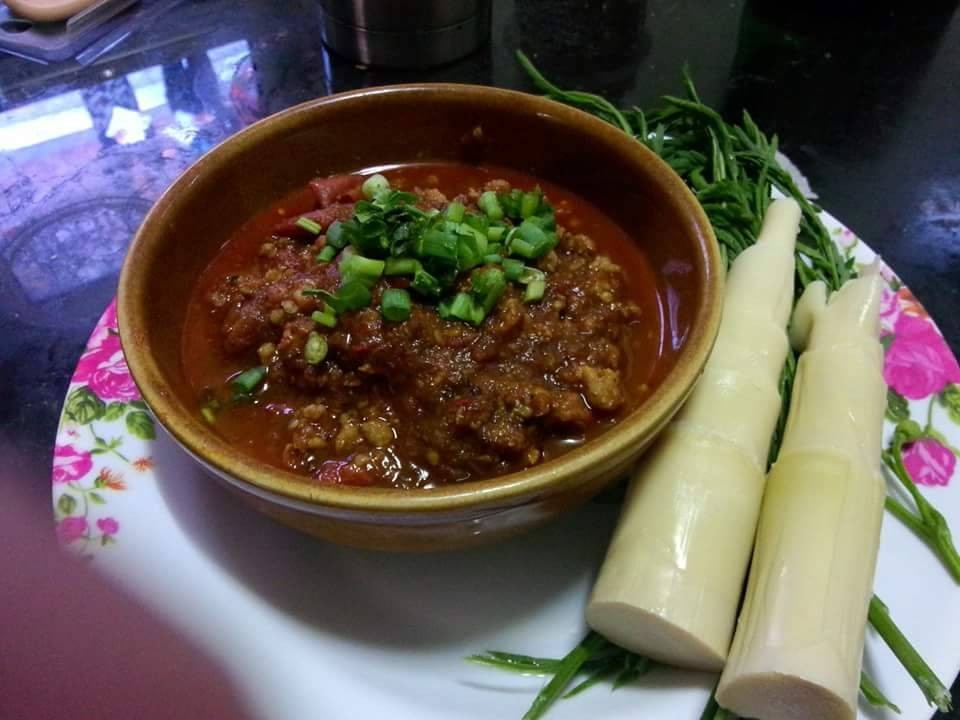 น้ำพริกอ่อง