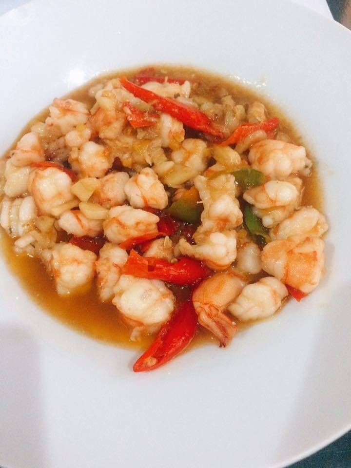 กุ้งผัดพริกขี้หนูปลาเค็ม