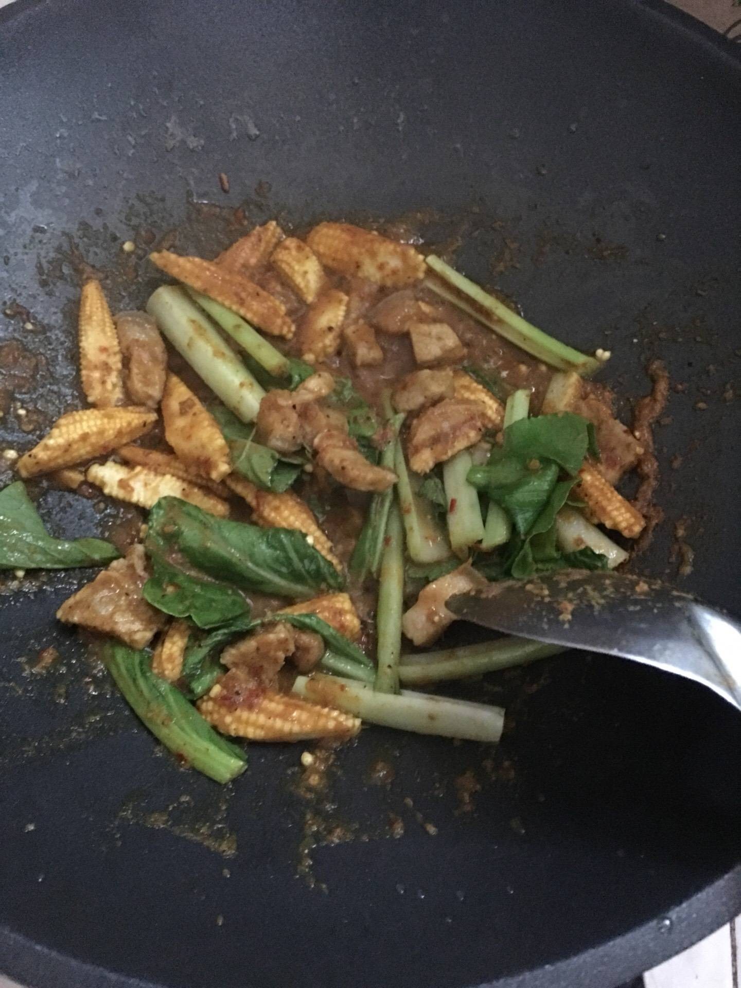 ผัดเผ็ดหมู