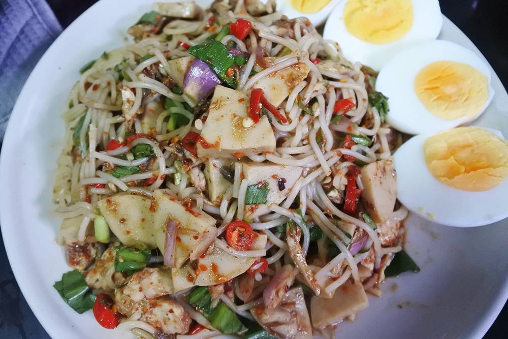 ยำขนมจีน