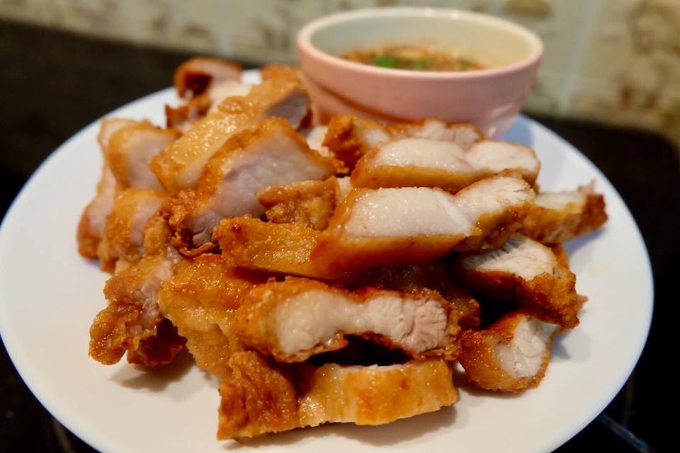 หมูสามชั้นทอดน้ำปลา
