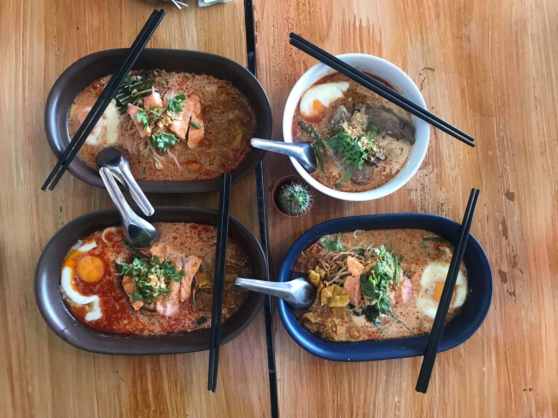 เตี๋ยวต้มยำน้ำข้นไข่(เตี๋ยวเด็กเกาะ)