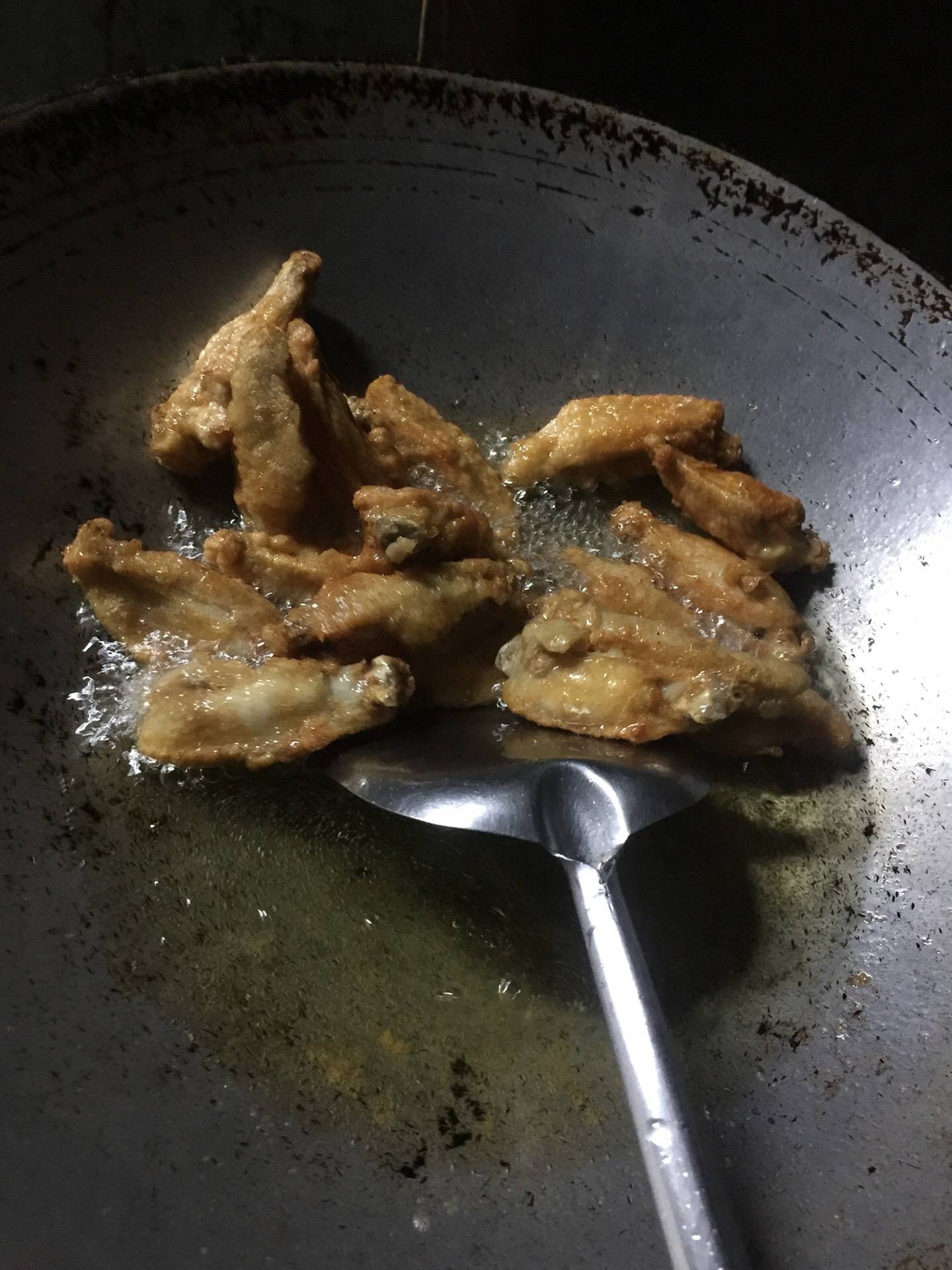 ปีกไก่ทอดน้ำปลา