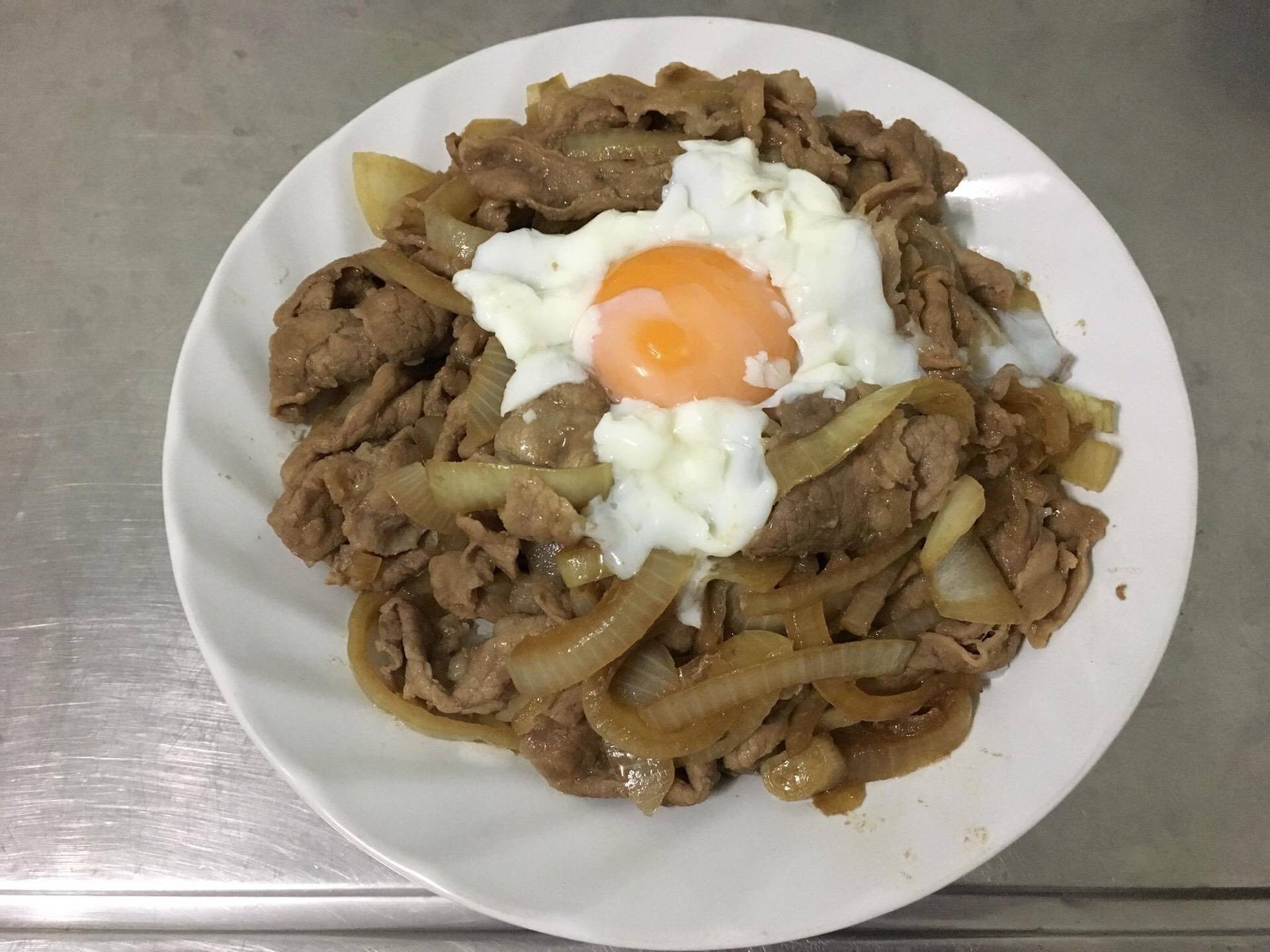 ข้าวหน้าเนื้อ ไข่ออนเซ็น