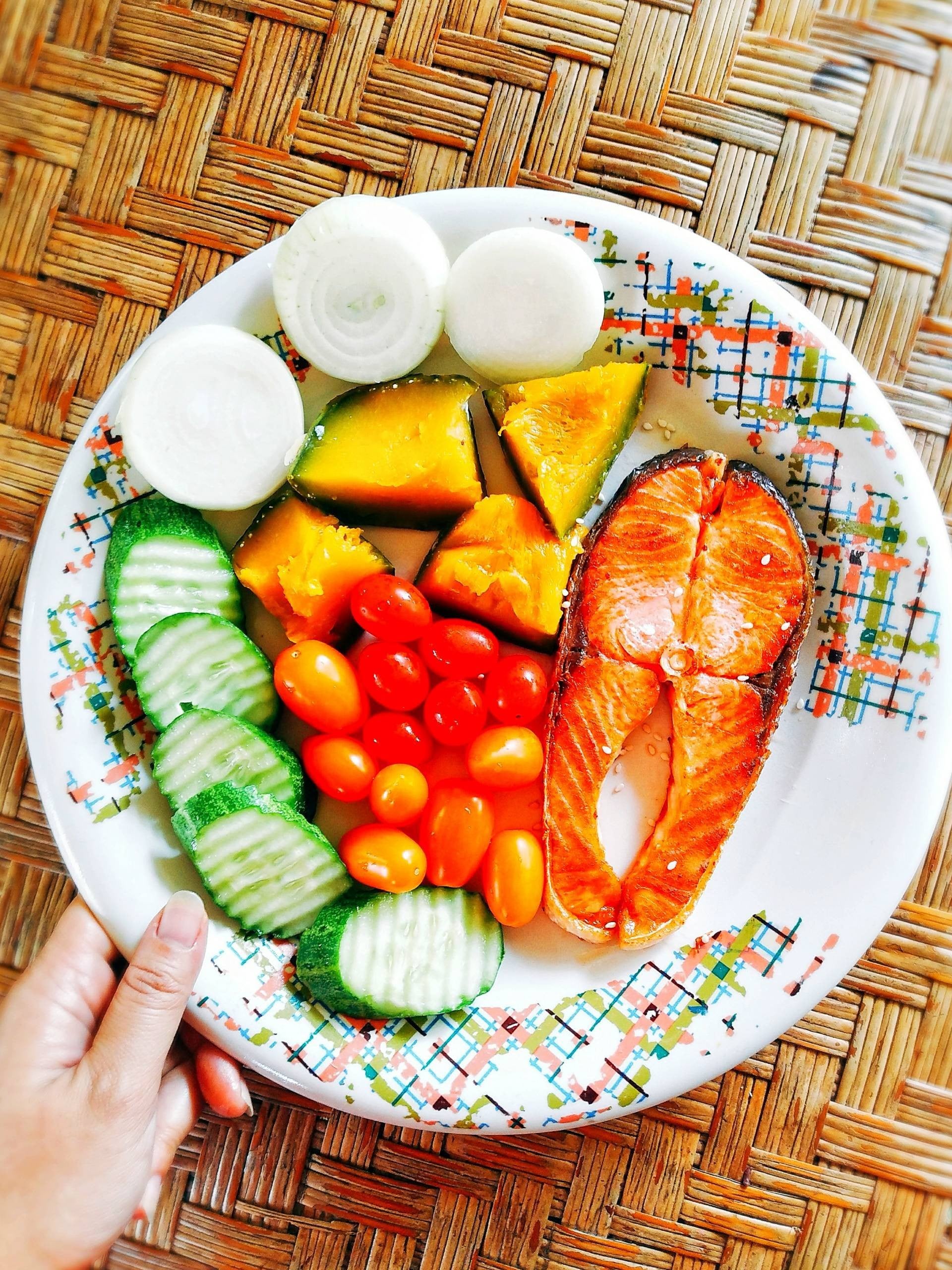 สเต็กแซลมอนย่างเกลือ
