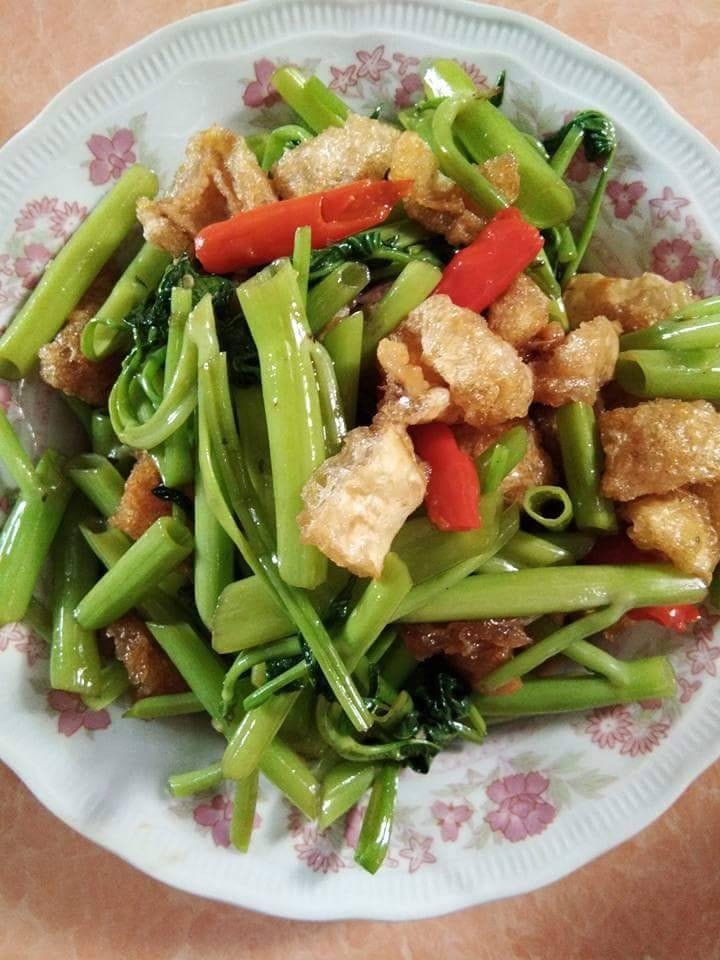 ผัดผักบุ้งแคบหมู