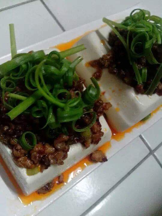 เต้าหู้ราดหมูสับผัดน้ำพริกเผา
