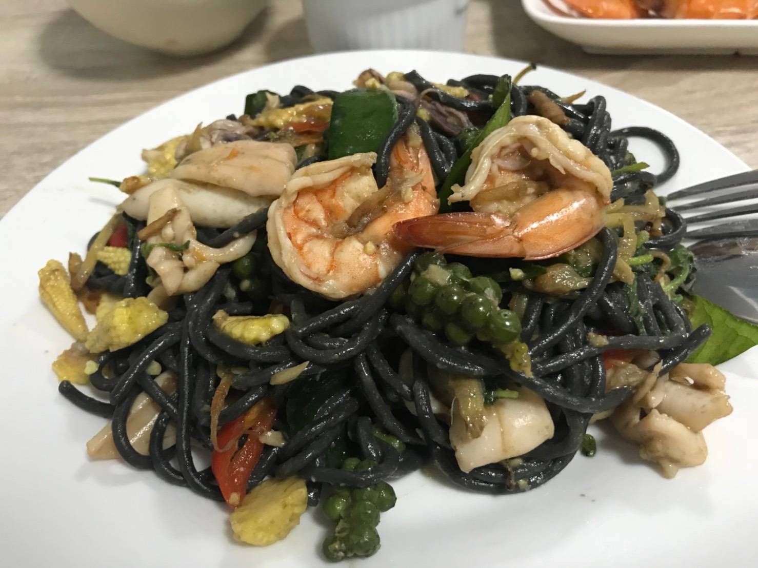 สปาเก็ตตี้ขี้เมาทะเลดำดิ่ง(black spaghetti spicy seafood)