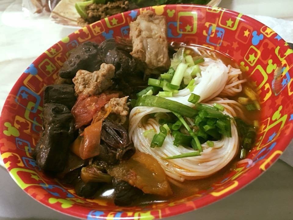 ขนมจีนน้ำเงี้ยว