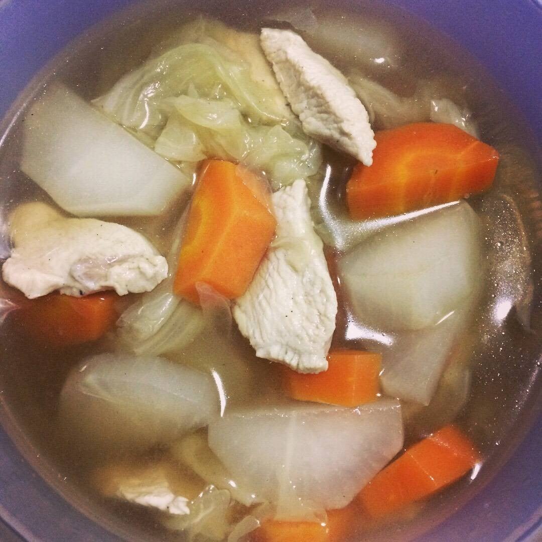 ต้มจืดอกไก่ไชเท้าแครอท