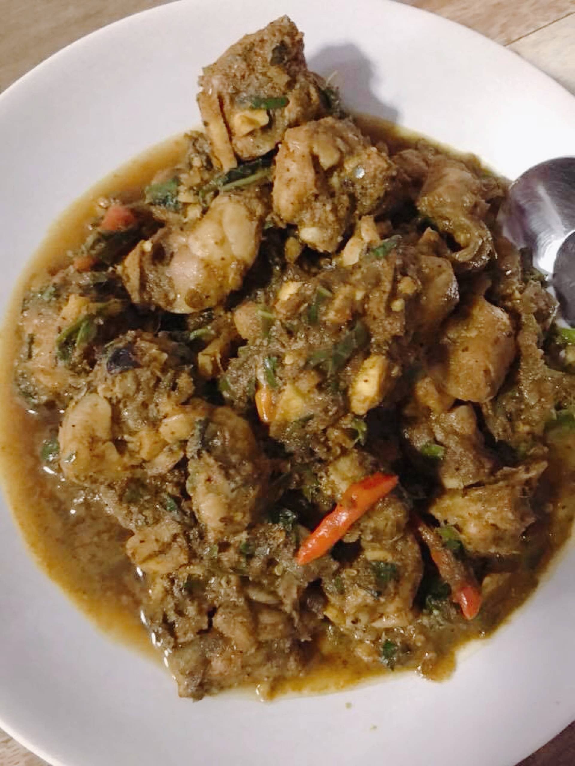 ผัดเผ็ดกบ