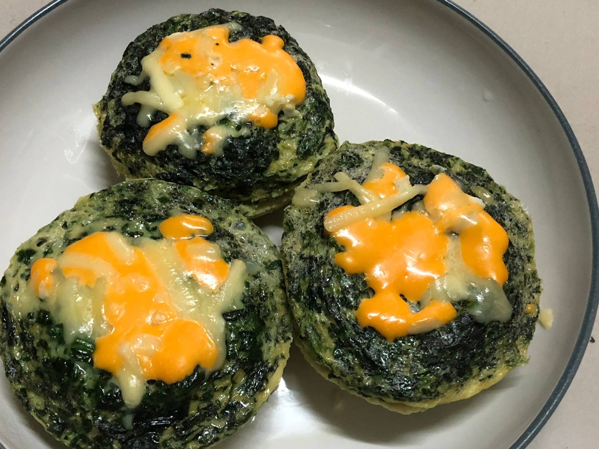 ไข่ขาวผักโขมอบชีส