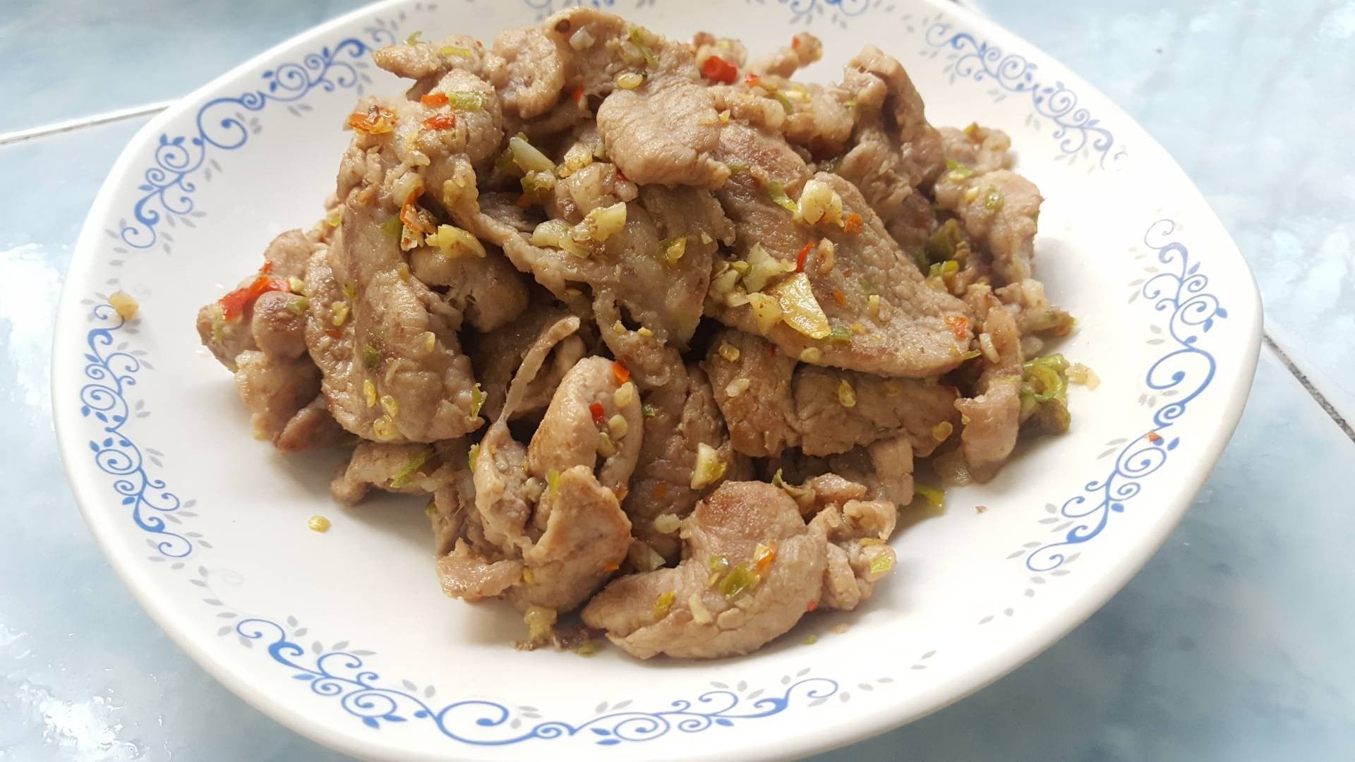 สันคอหมูคั่วพริกเกลือ