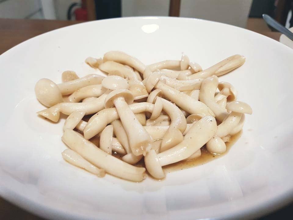 ผัดเห็ดน้ำมันหอย