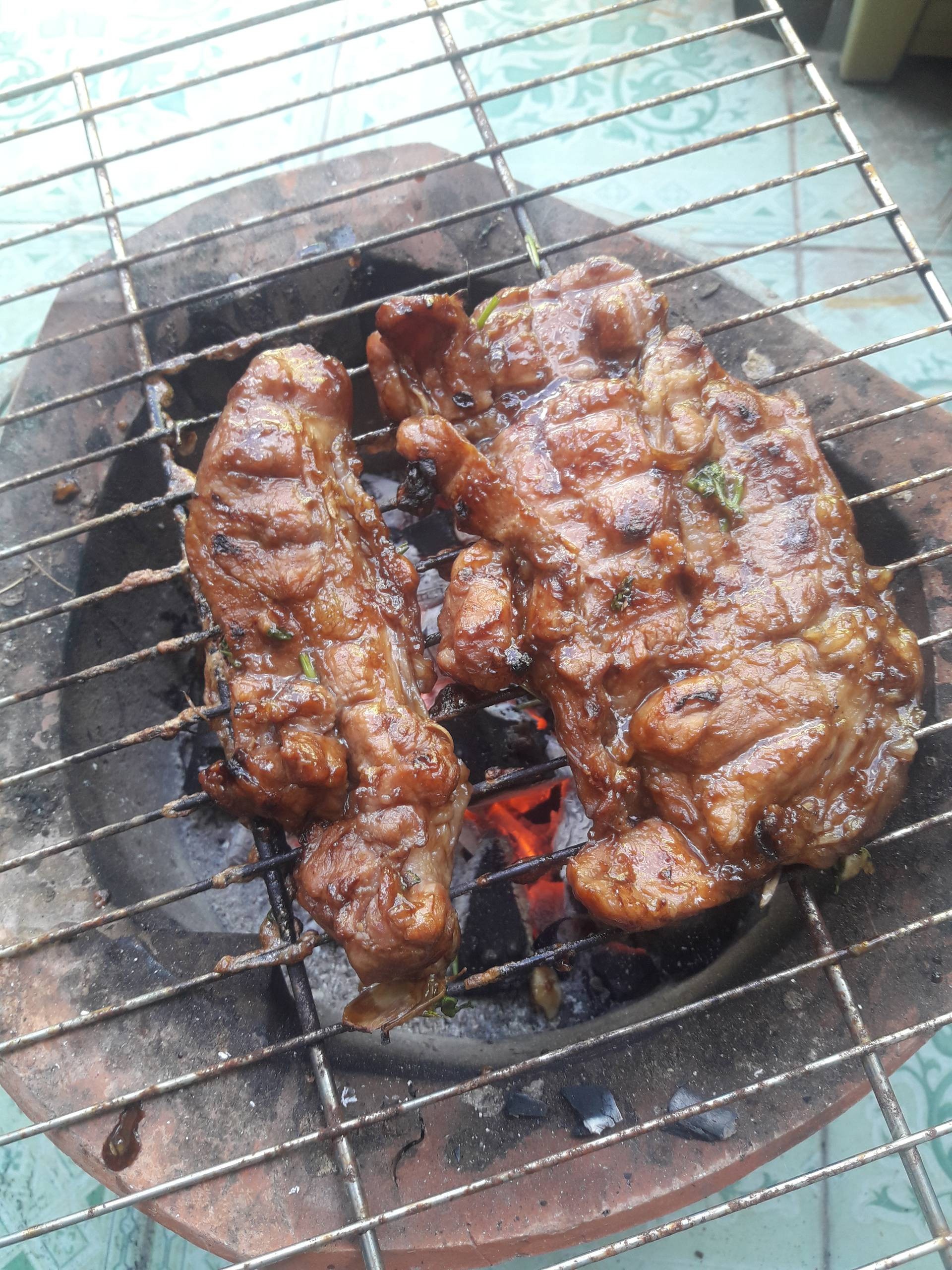 หมูย่างโบราณ น้ำจิ้มแจ่ว