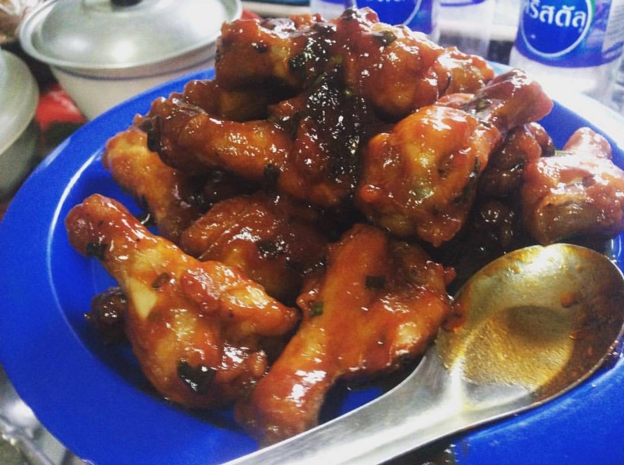 ไก่เหล้าแดง (ไก่ผัดซอส)