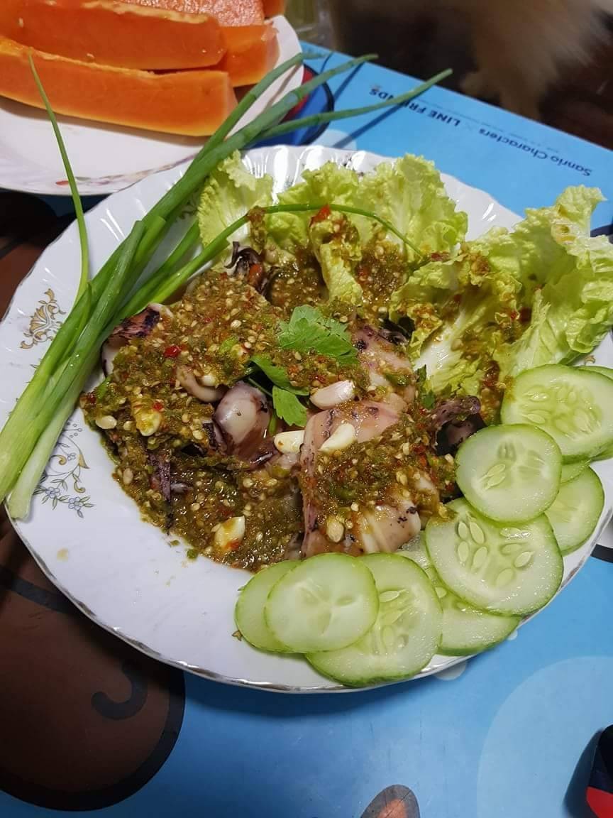 ปลาหมึกลวกราดพริก