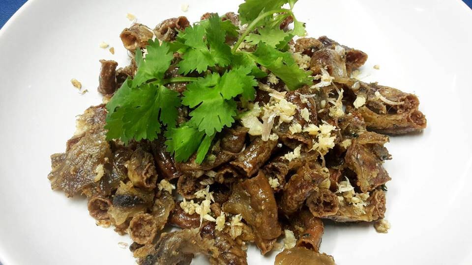 ไส้อ่อนหมูทอดกระเทียม