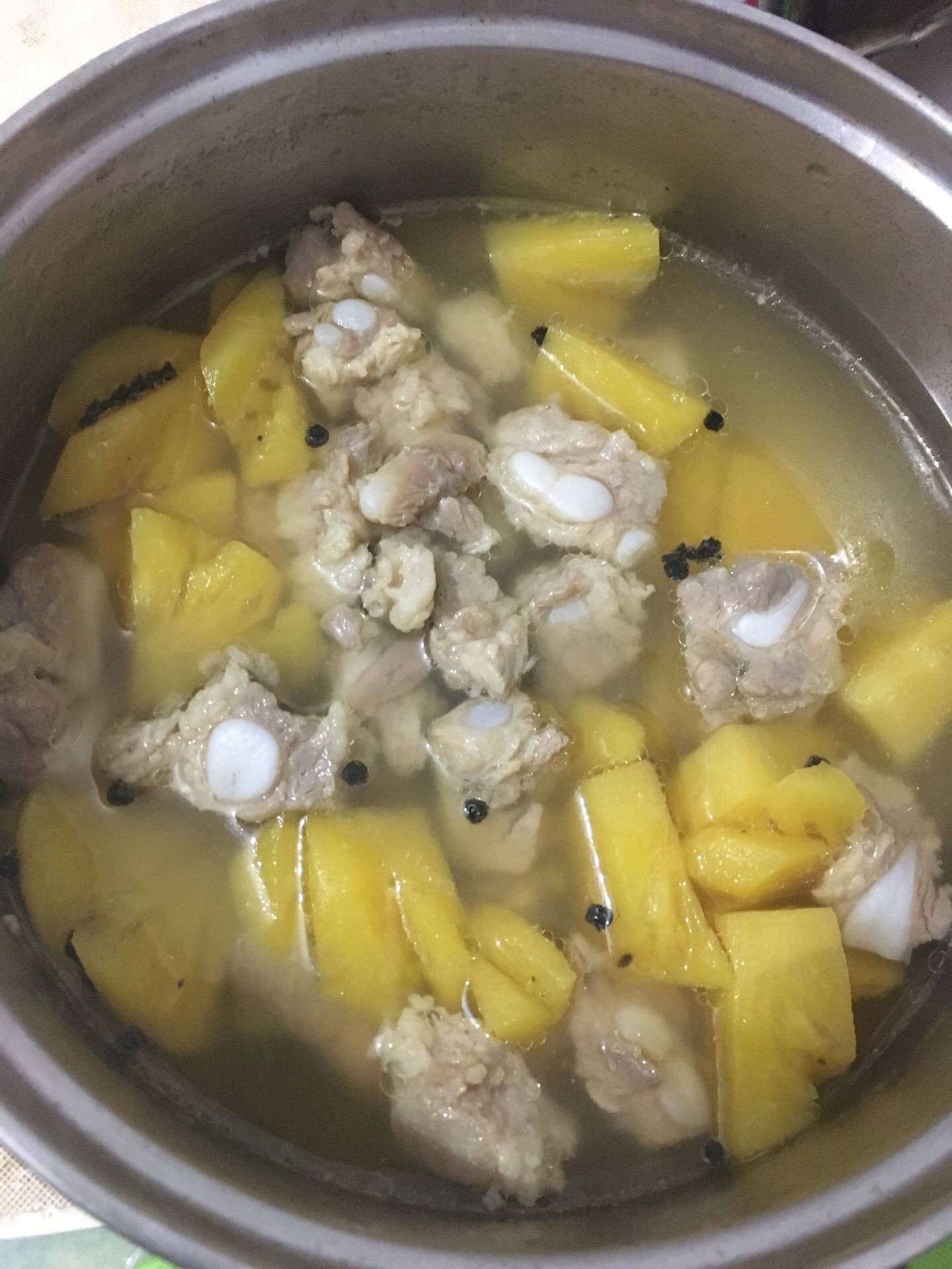 ต้มสับปะรด
