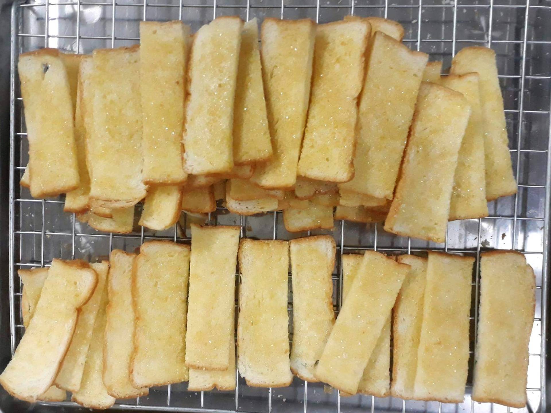 สูตร ขนมปังกรอบเนยน้ำตาล 🍞 พร้อมวิธีทำโดย AomAmmTaLonGin