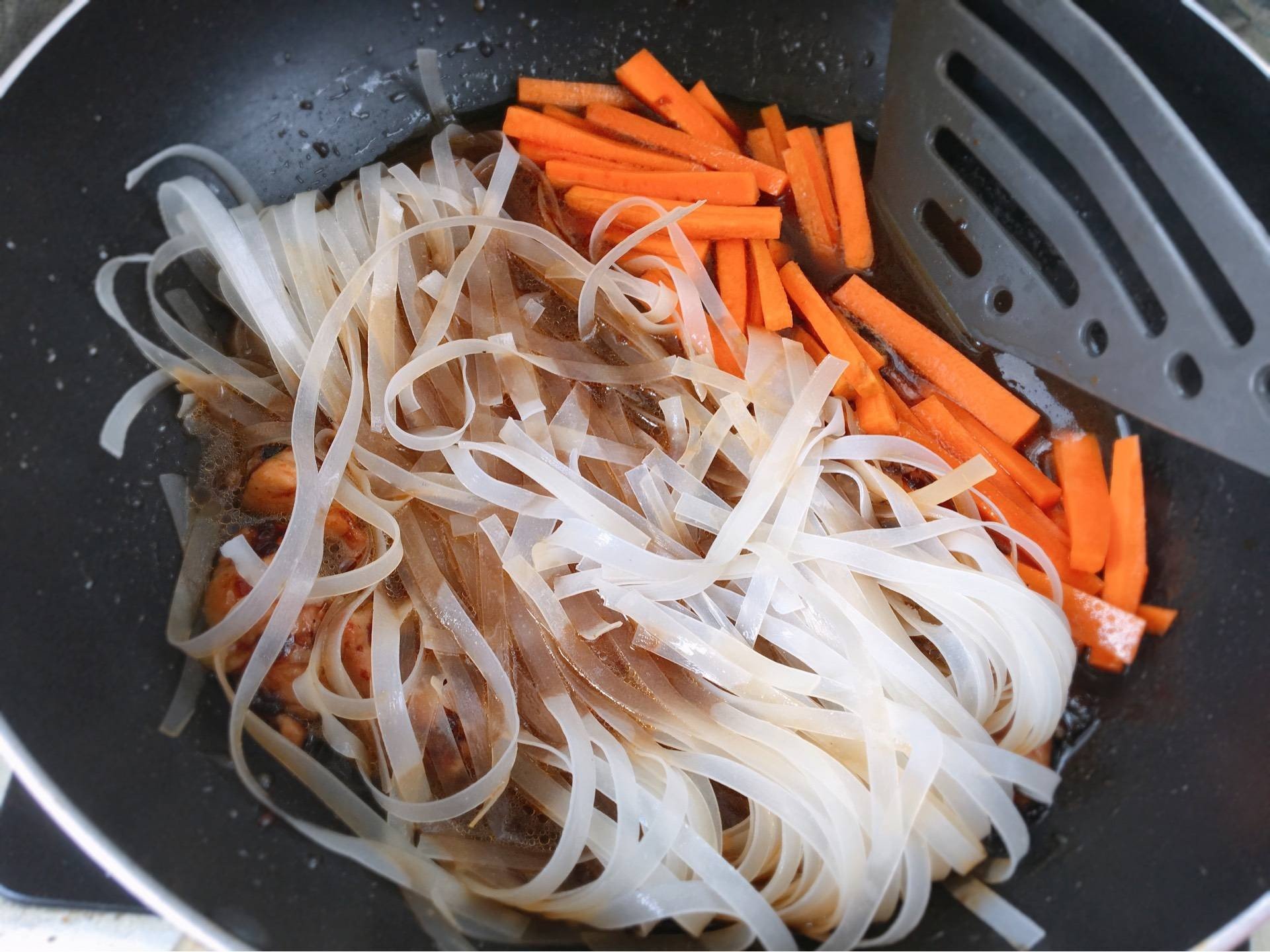 ผัดหมี่โคราช