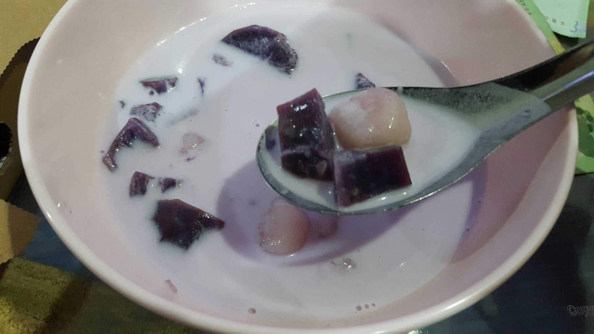 บัวลอยมันม่วง