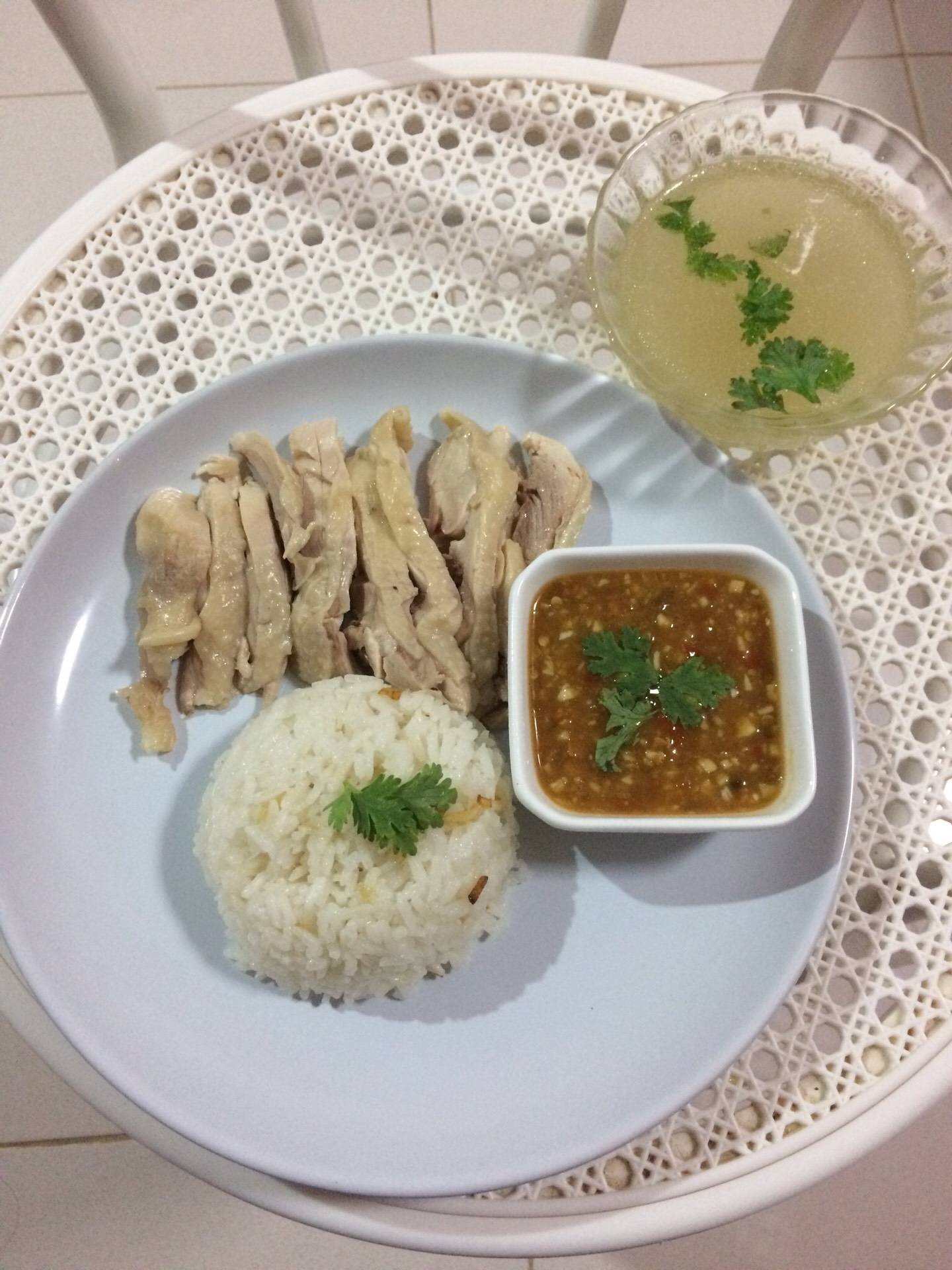 ข้าวมันไก่เด็กหอ