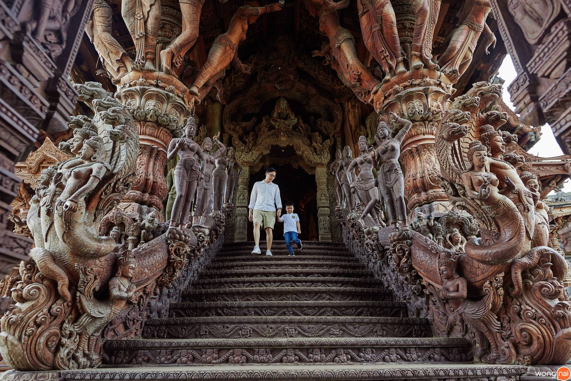 ปราสาทสัจธรรม