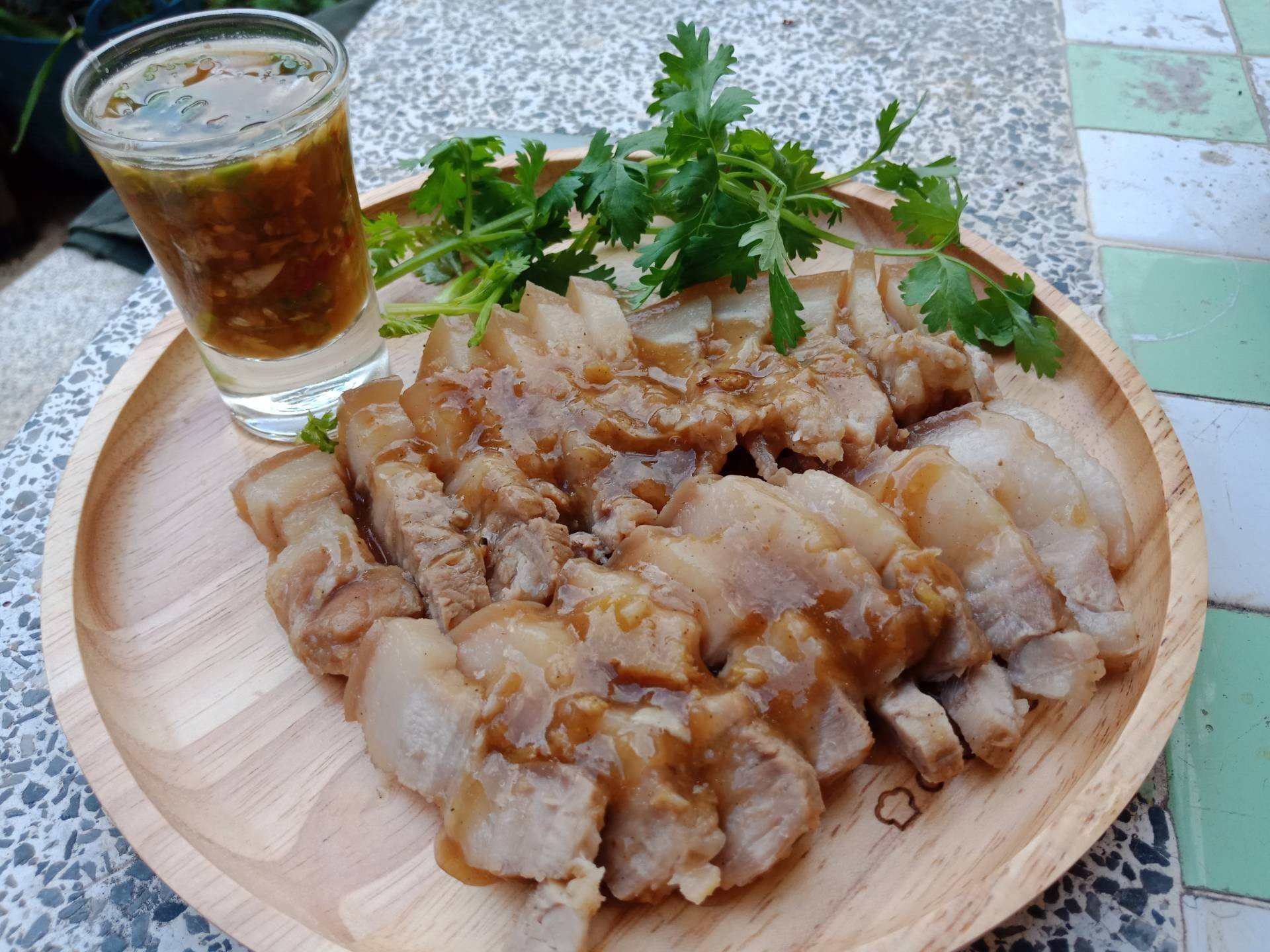 หมูสามชั้นต้มน้ำปลา