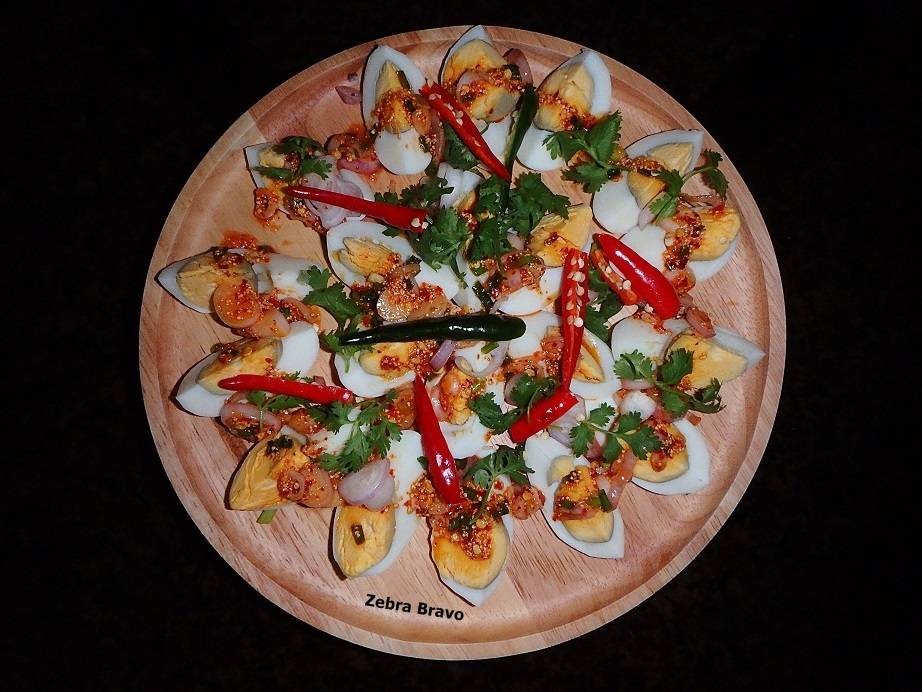 ลาบไข่ต้ม