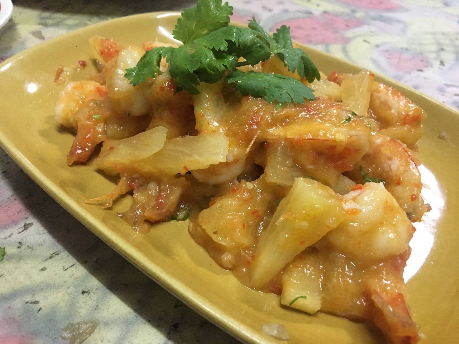 กุ้งแชบ๊วยทอดซอสสับปะรด