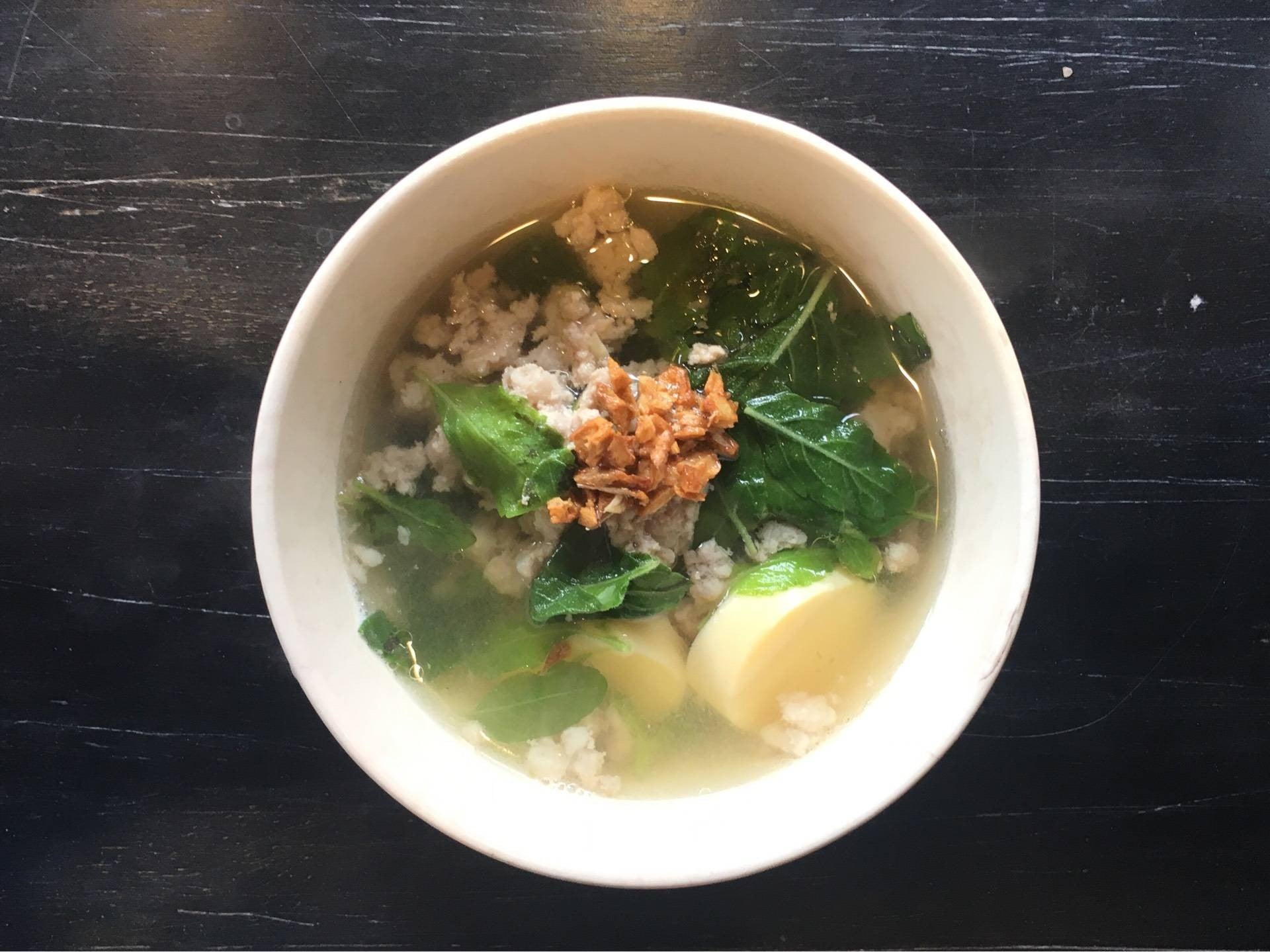 แกงจืดหมูสับใบกะเพรา