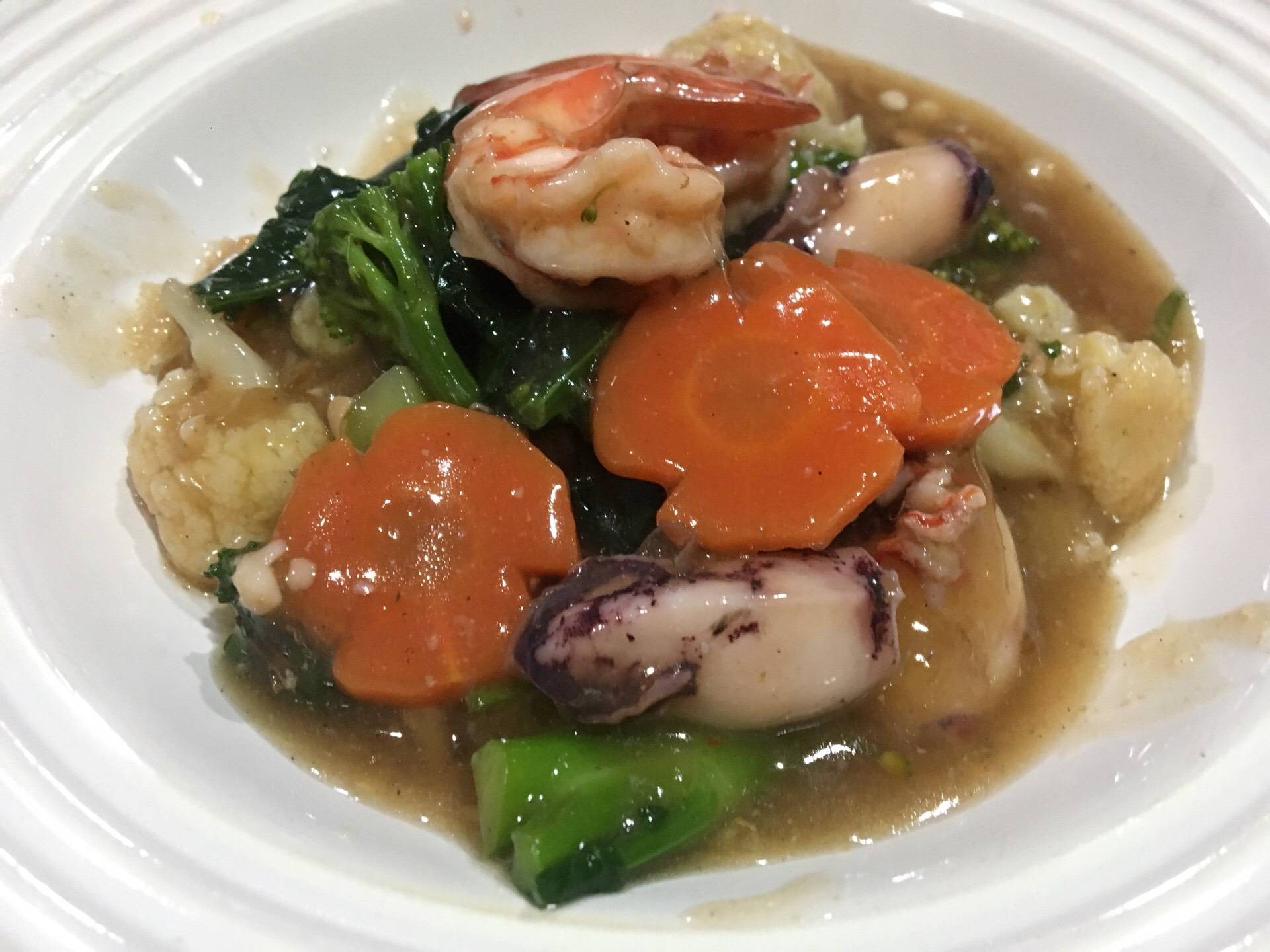 ราดหน้าคะน้าฮ่องกงดอกกะหล่ำ