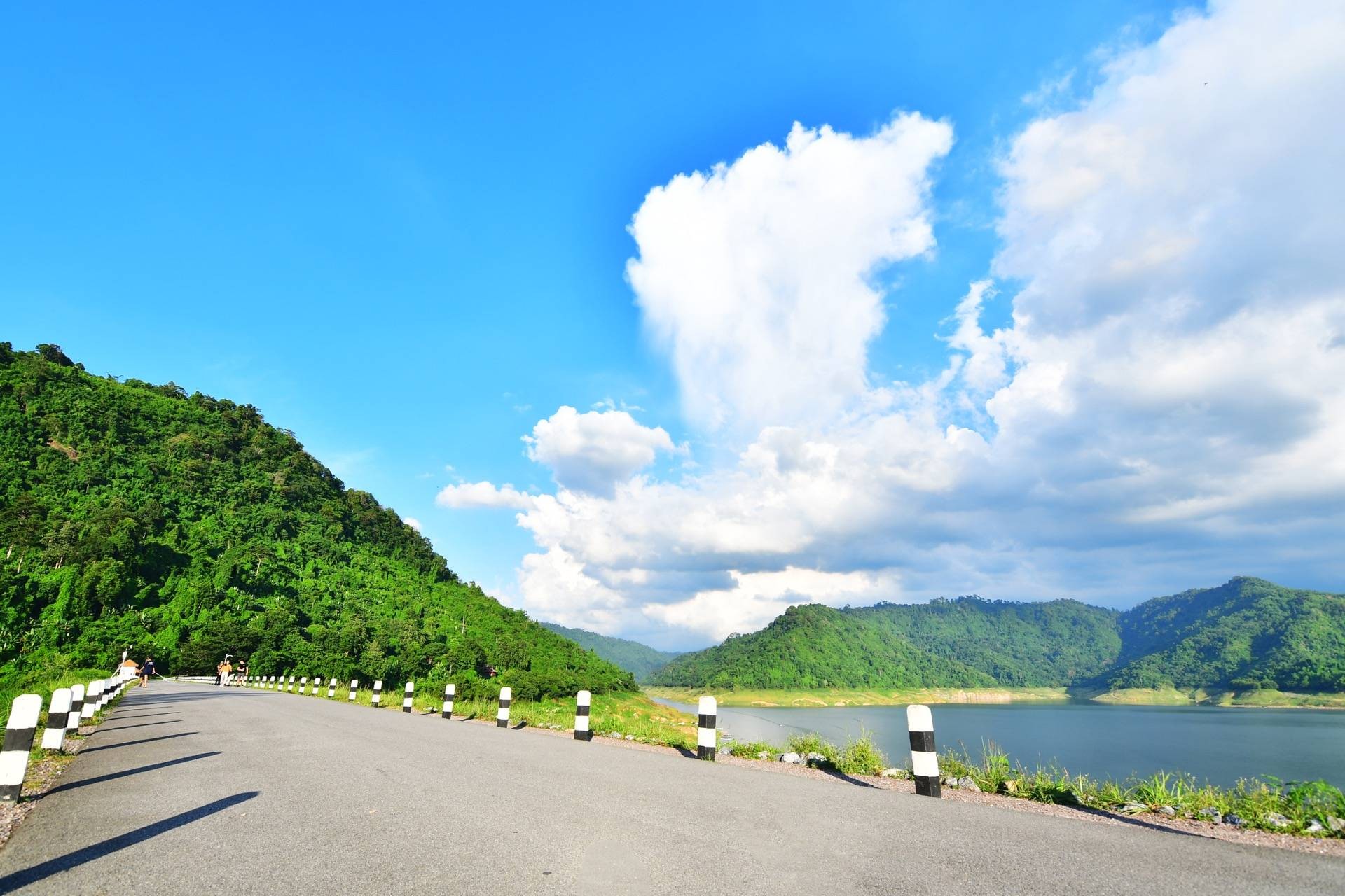 บรรยากาศรอบๆเขื่อน