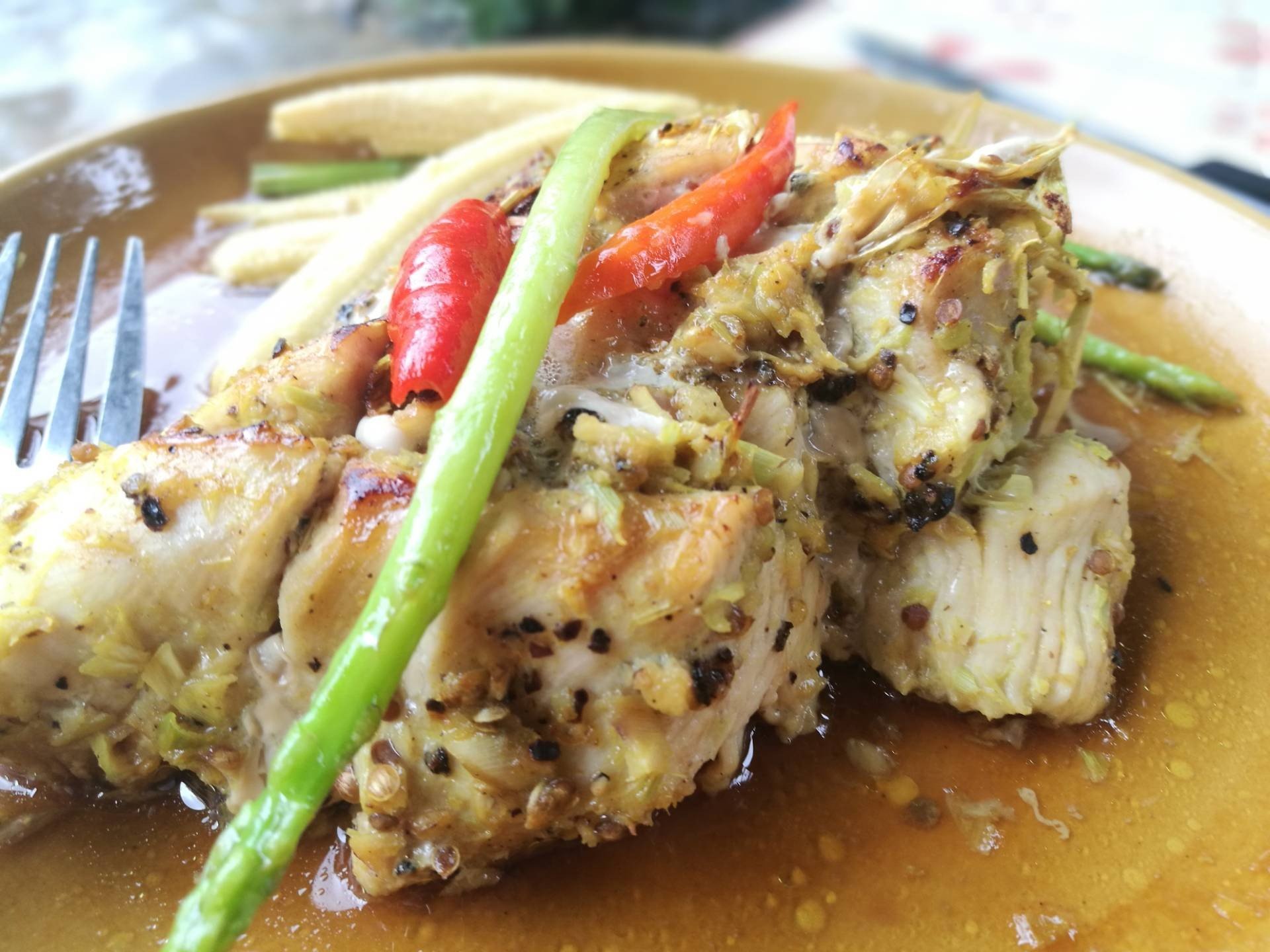 อกไก่อบสมุนไพรสูตรพี่โกมล