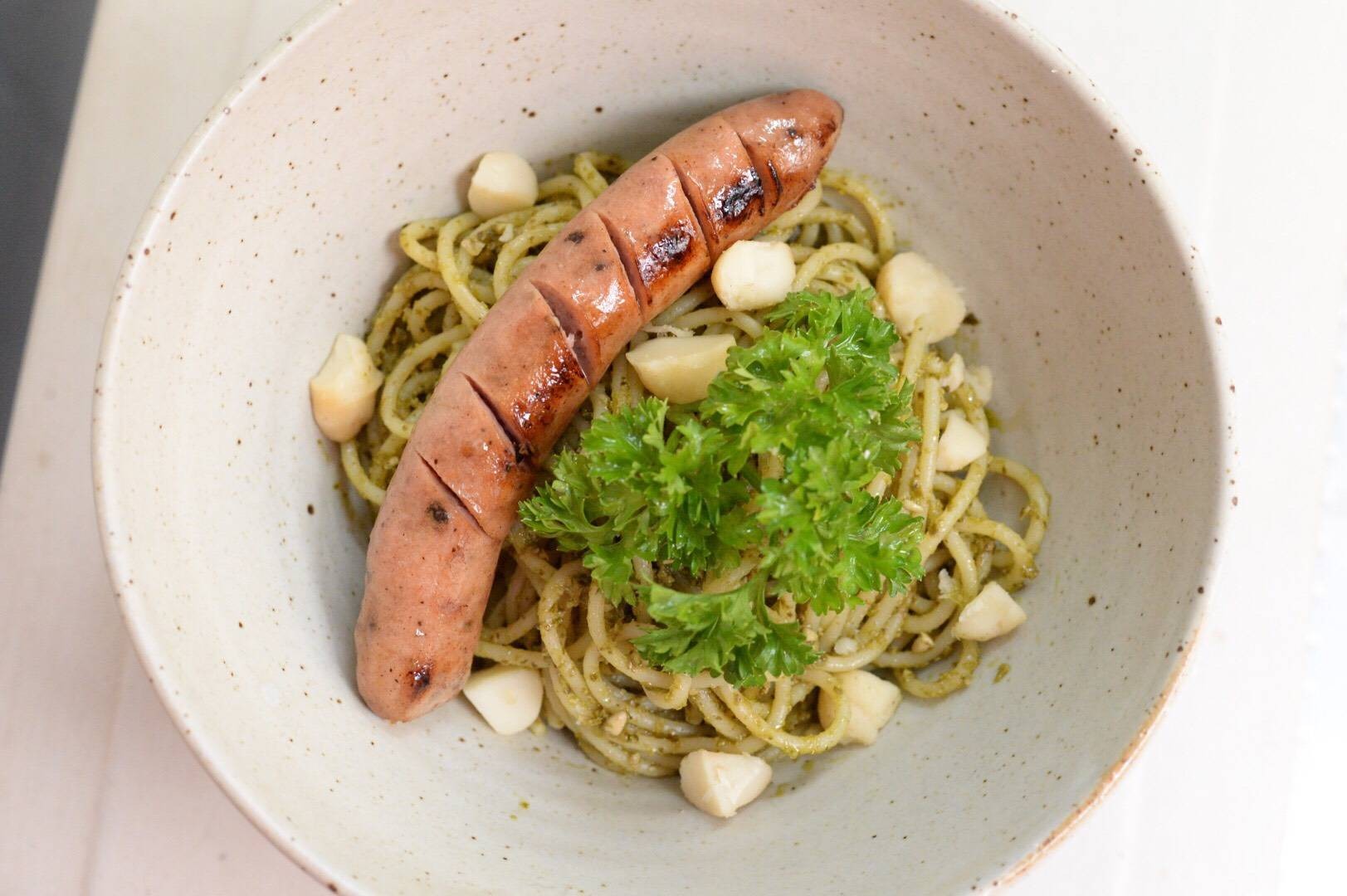 Spaghetti Pesto Sauce, Macadamia and Sausage