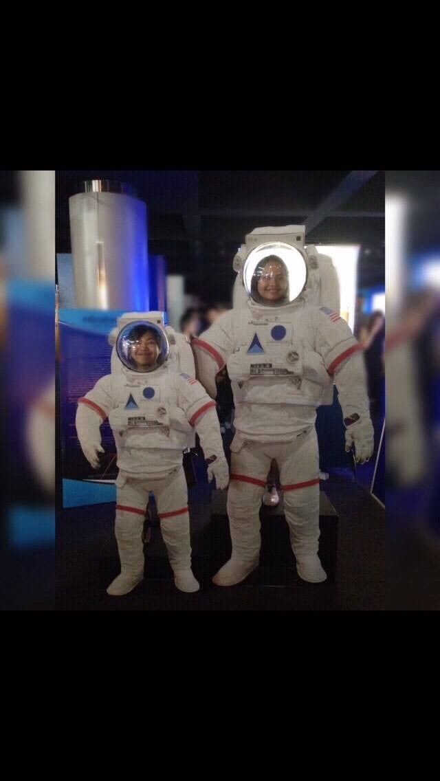 สองนักบินอวกาศจอมมโน