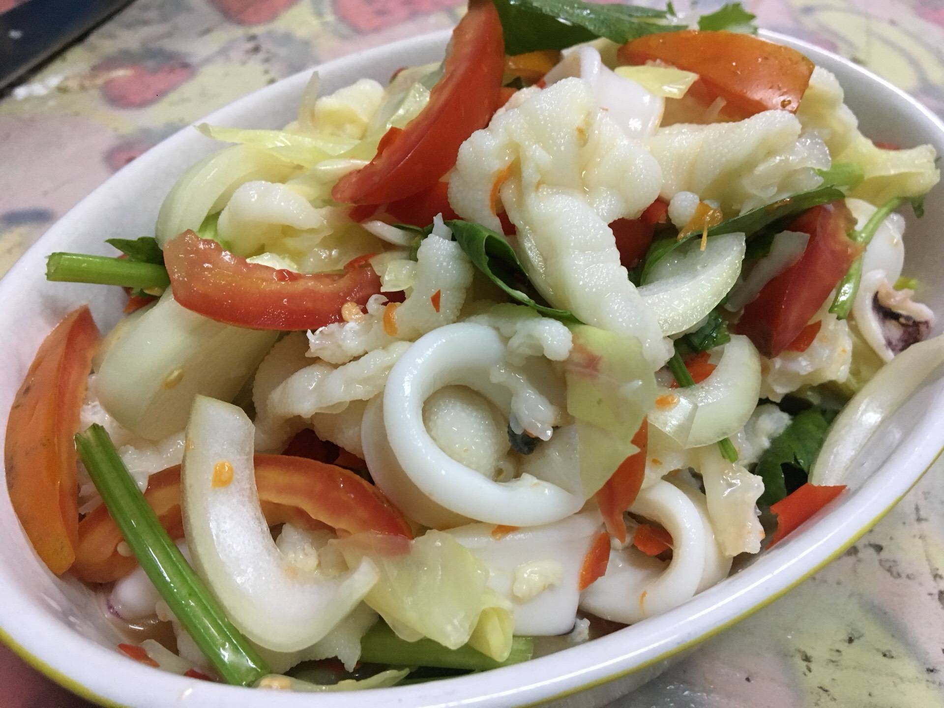 ยำตีนไก่