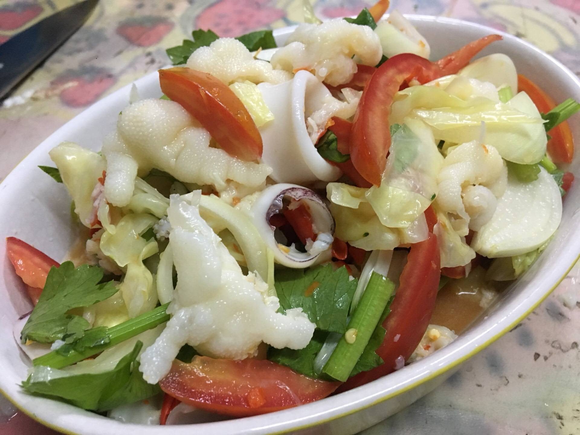 ยำตีนไก่