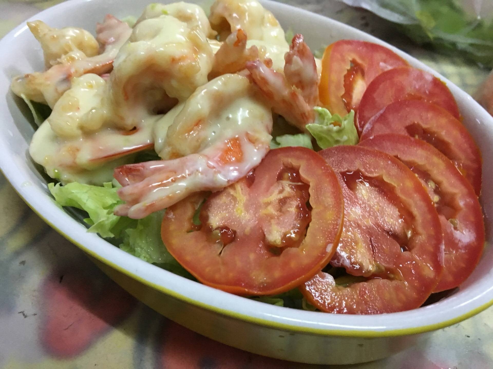 สลัดผักกาดแก้วกุ้งทอดวาซาบิ 