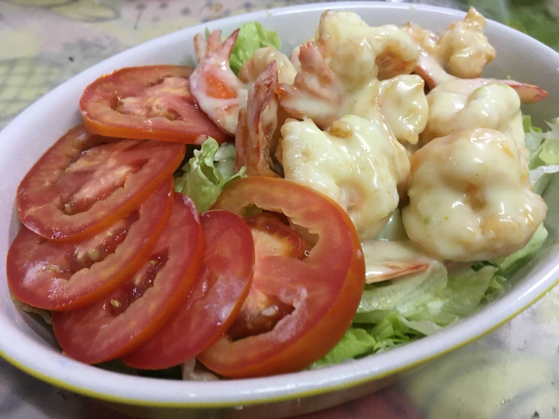 สลัดผักกาดแก้วกุ้งทอดวาซาบิ 