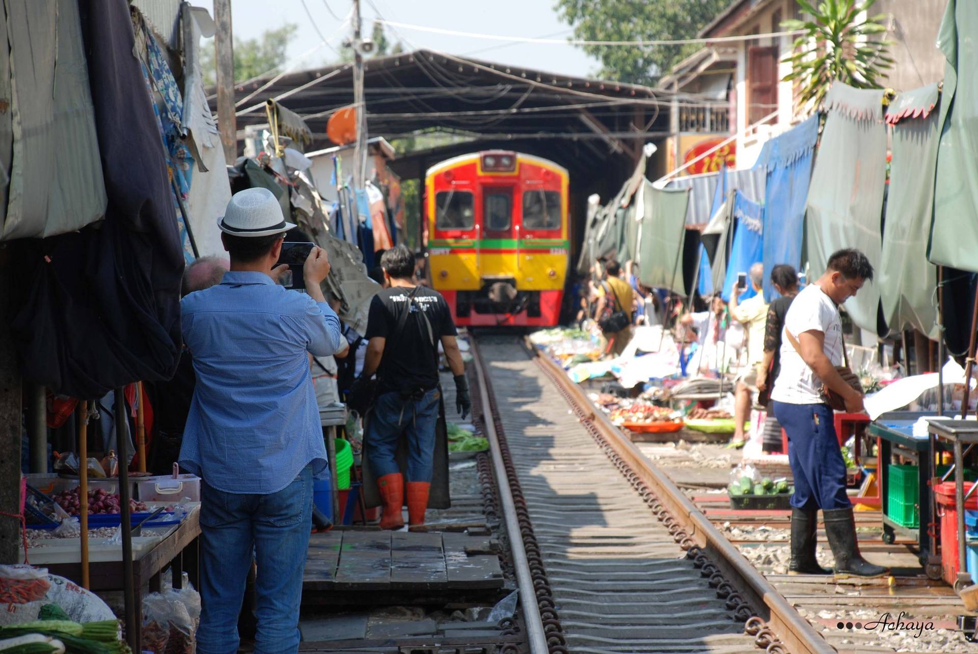 ตลาดร่มหุบ