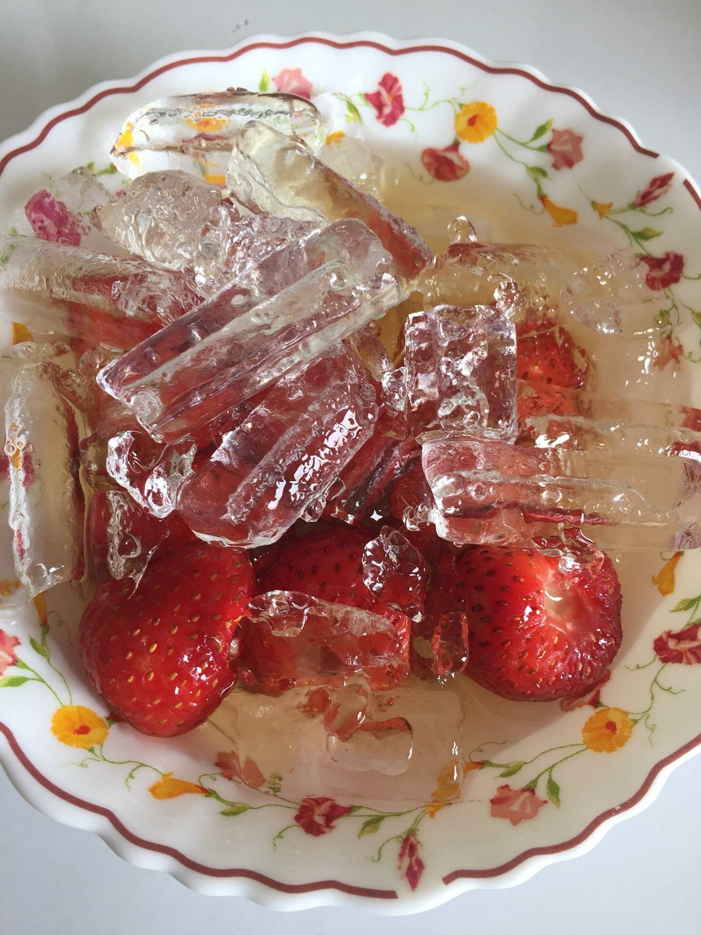 สตรอเบอรี่ลอยแก้ว