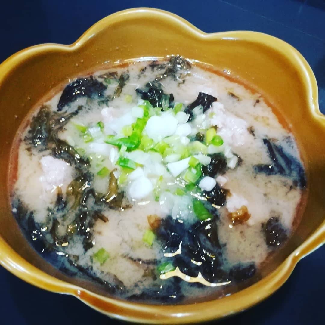 ซุปสาหร่ายมิโซะหมูสับ