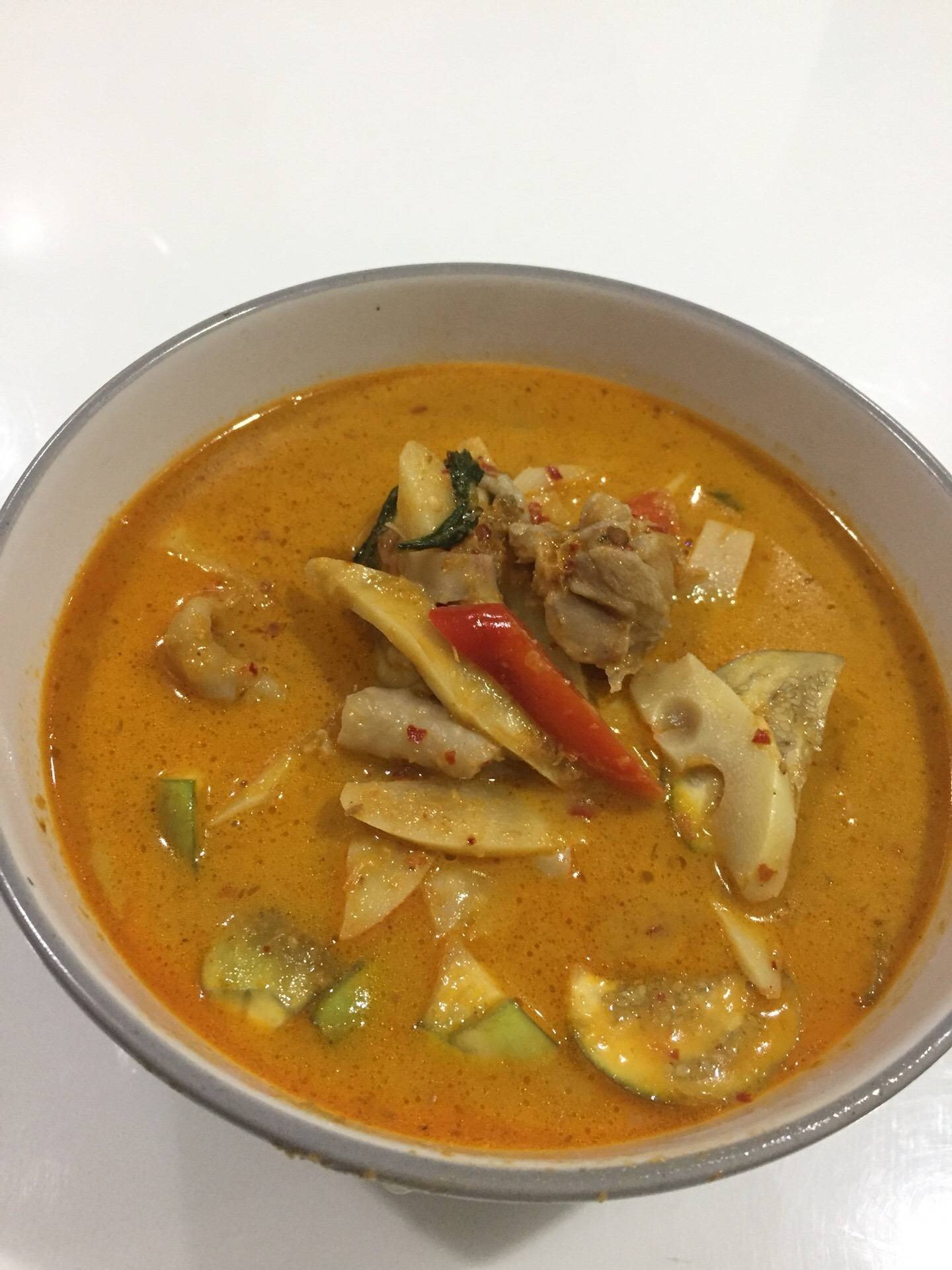 แกงไก่หน่อไม้เหลือง