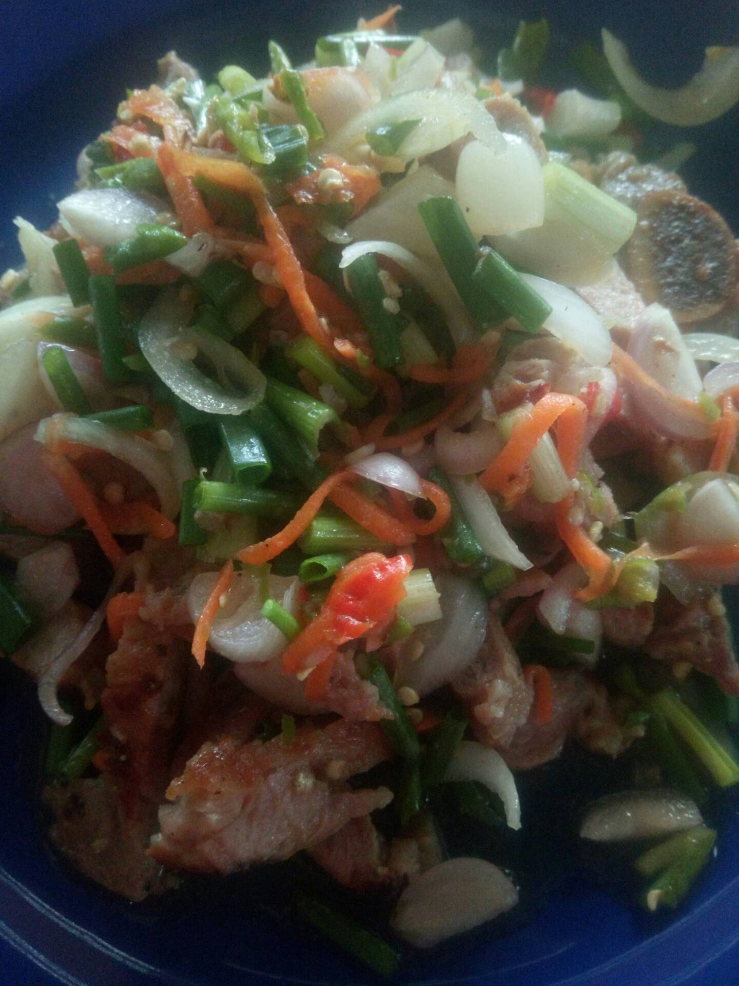 ยำสเต๊กหมู